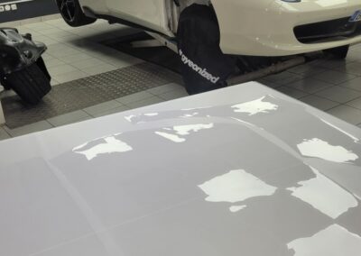 Ferrari 458 Italia – pose du film PPF sur capot, ailes et portes par VPLS