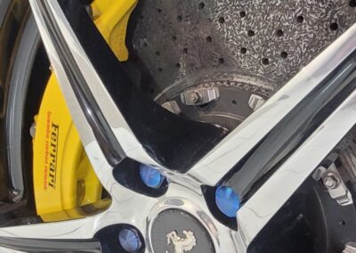 Ferrari 458 Italia – pose du film PPF sur capot, ailes et portes par VPLS